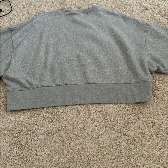 Size small Nike sweat little stain hard find Stain is not notable - Picture 2 of 4